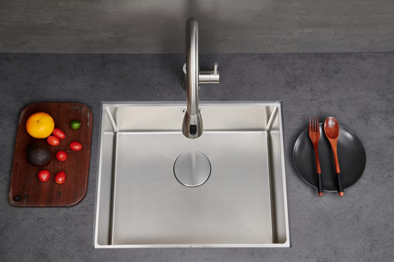 Brushed Nickel evye yakın plan